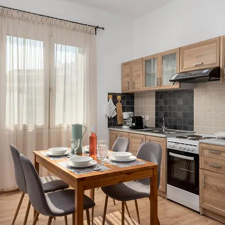 Апартаменты Rhodes